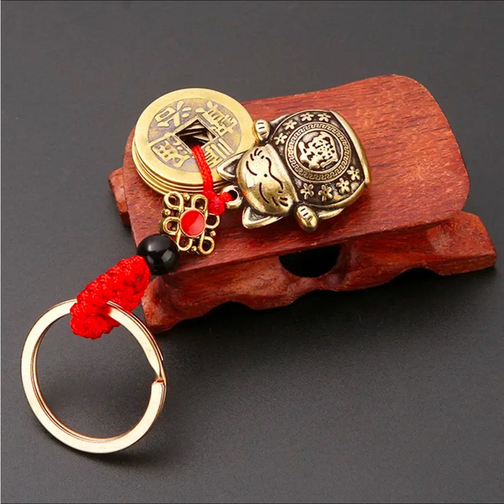 Prosperity cat keychain
